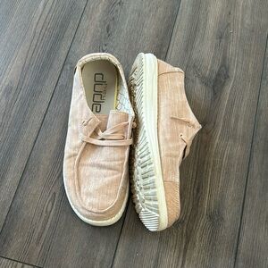 Women’s hey dudes size 11, somewhat new